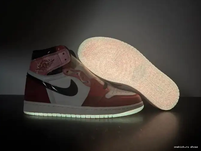 Rep DV1748-601 HIGH THE SPIDER-MAN ACROSS OG JORDAN 1 SPIDER-VERSE 0514